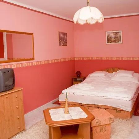 Erdos Apartment *